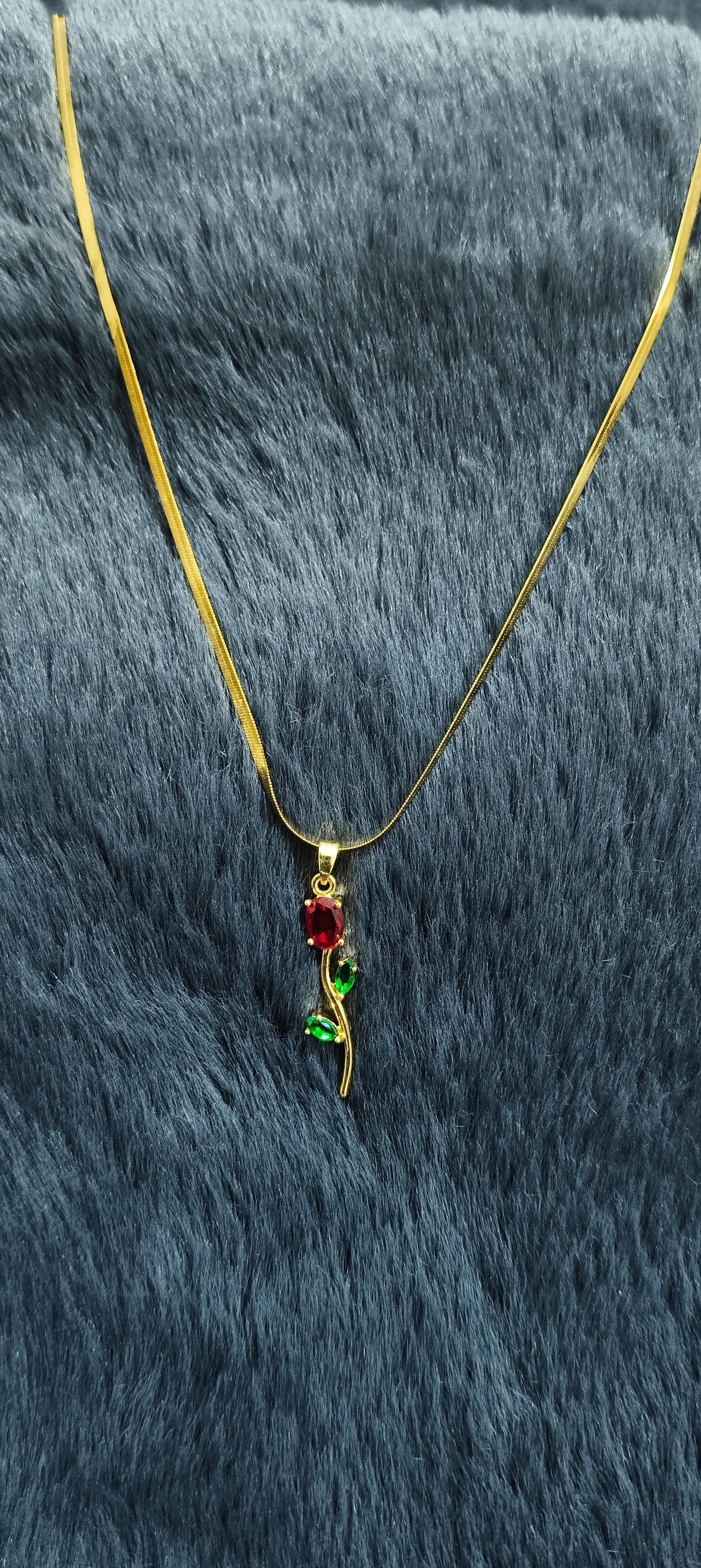 Romantic Rose Pendant Necklace - Red