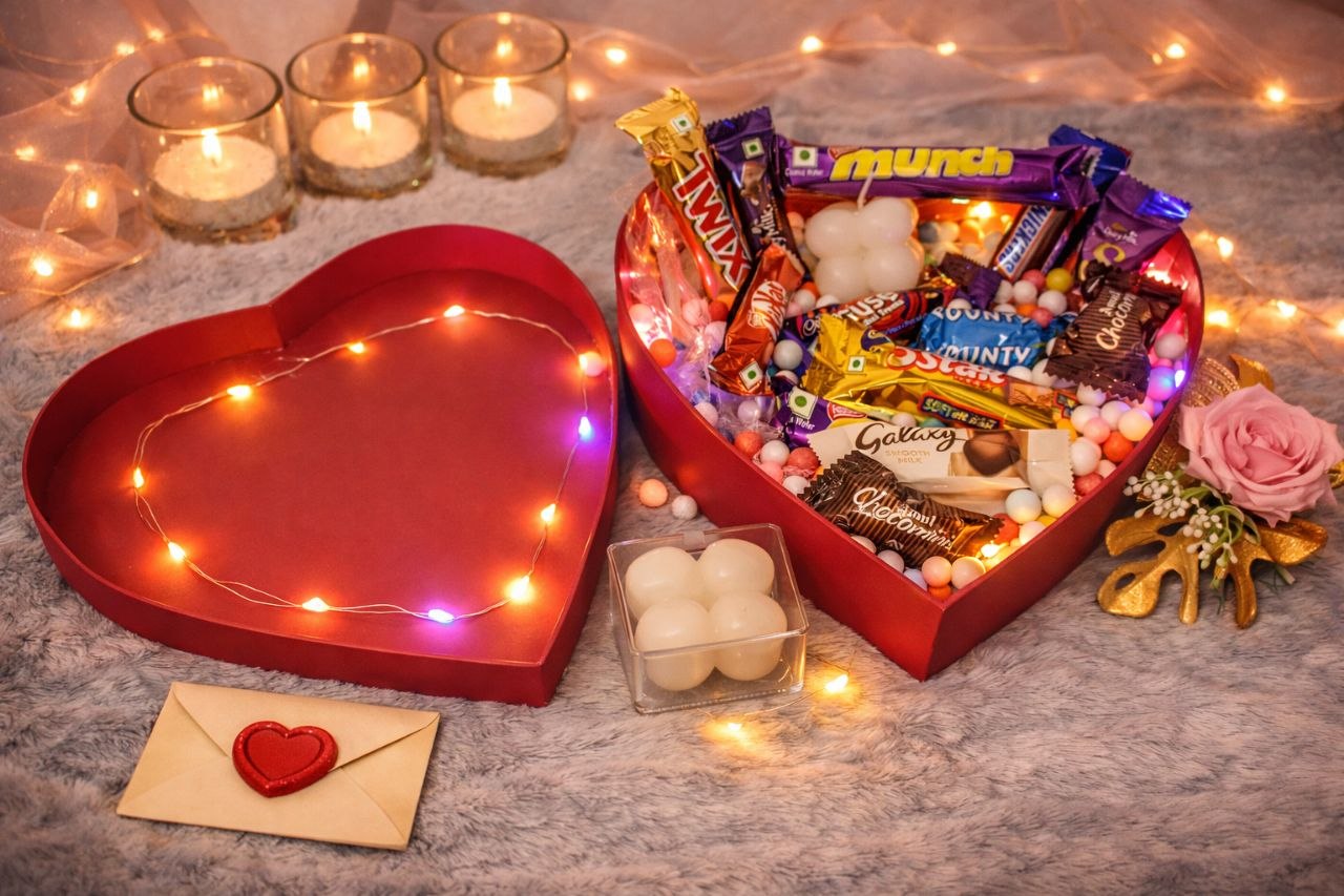 Heart Chocolate Hamper