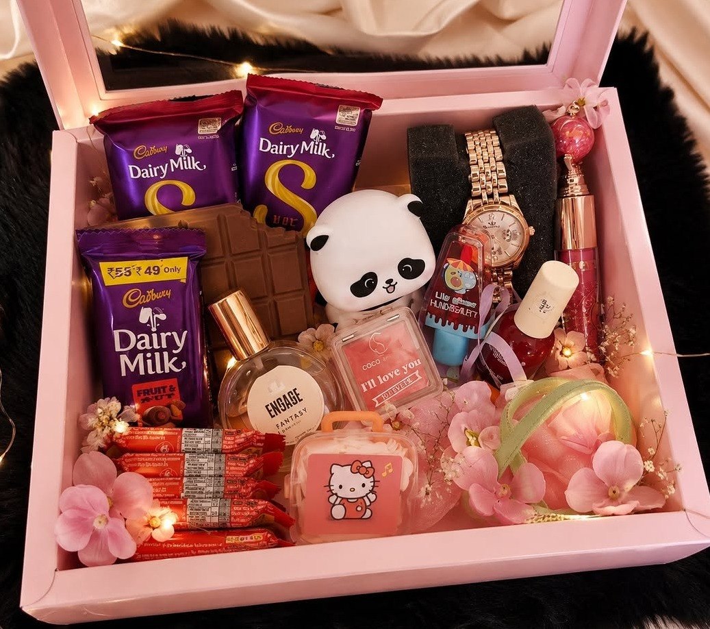 Pink Luxe Hamper by Happy Hampers, Mumbai