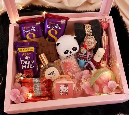 Pink Luxe Hamper by Happy Hampers, Mumbai