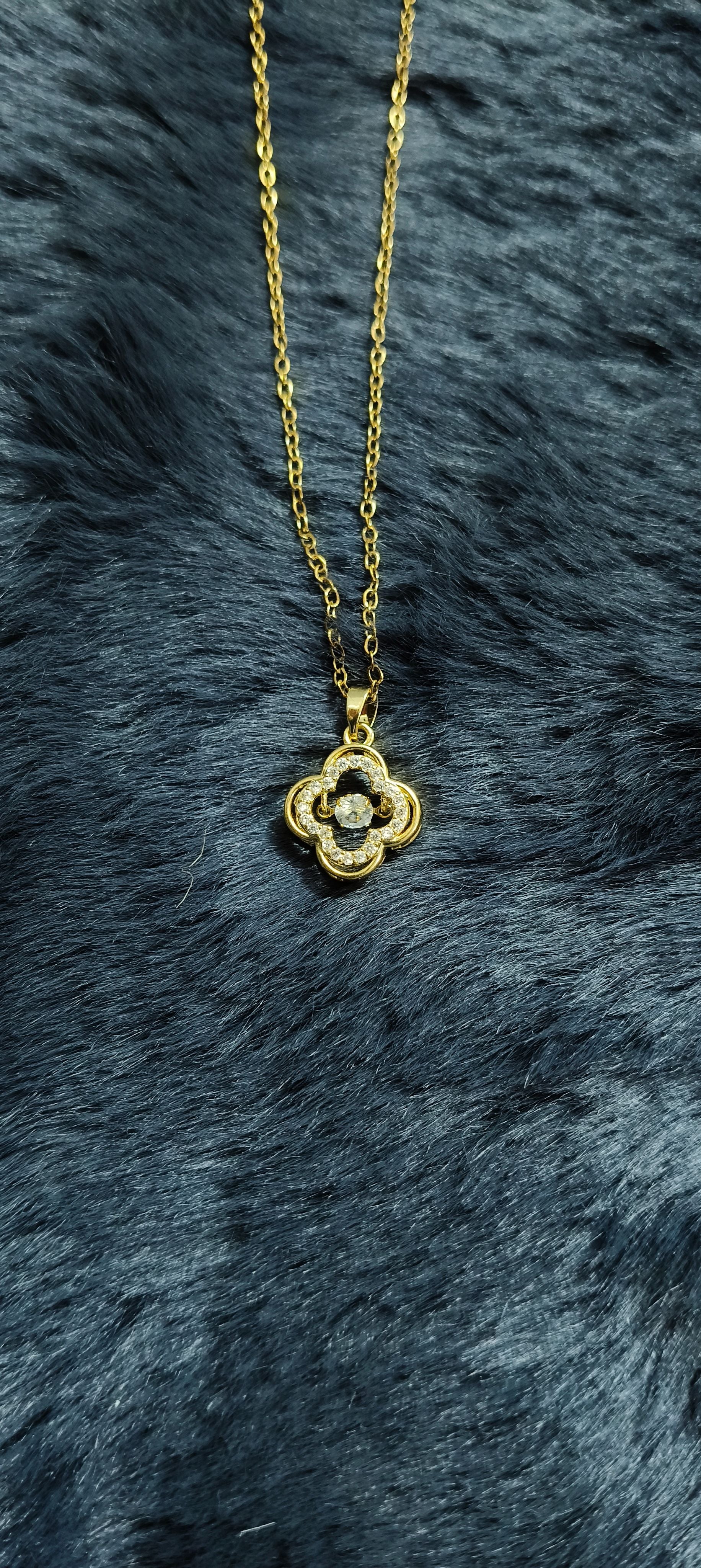 Gold Clover Pendant Necklace with Rhinestone