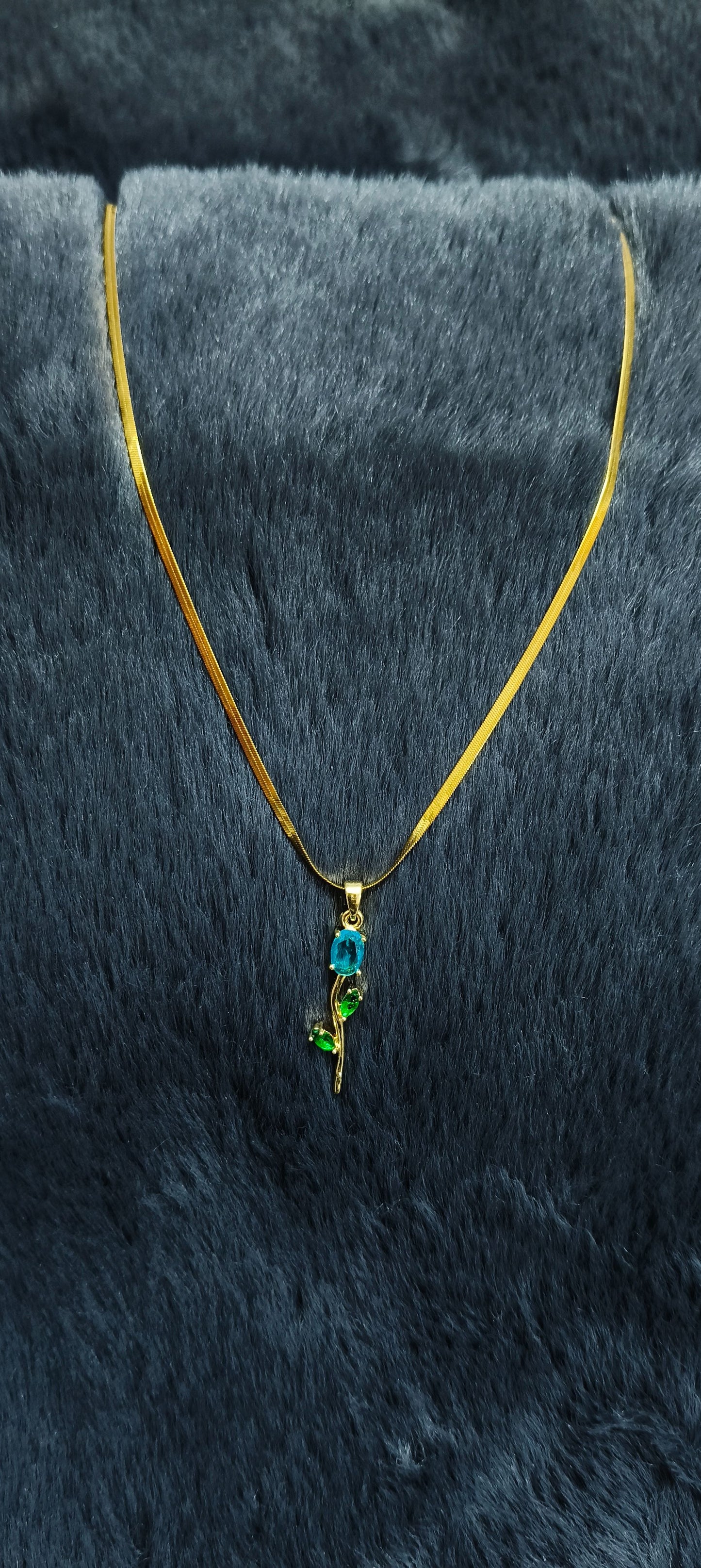 Charming Rose Pendant Necklace - Blue