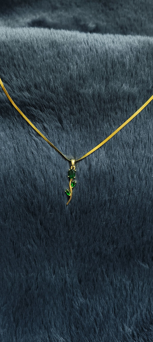 Exquisite Rose Pendant Necklace - Green