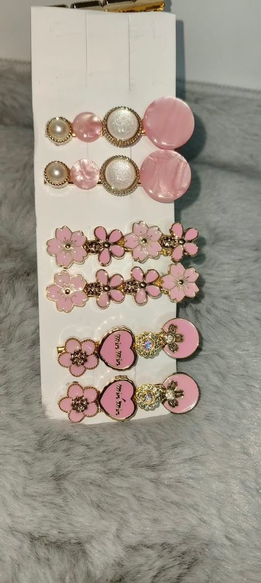 Hair clip by Happy Hampers, Mumbai